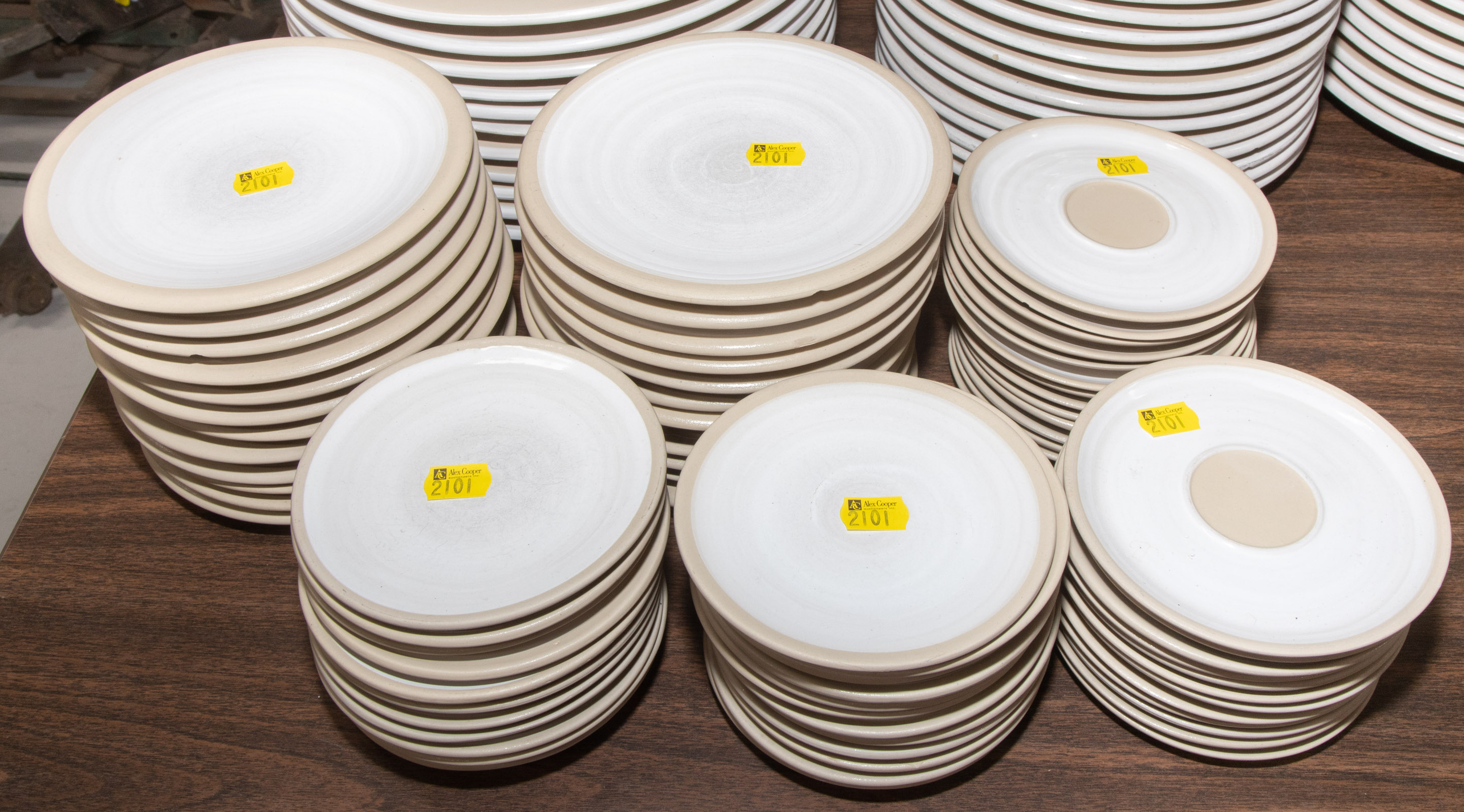 KENTUCKY STONEWARE DISHES Including