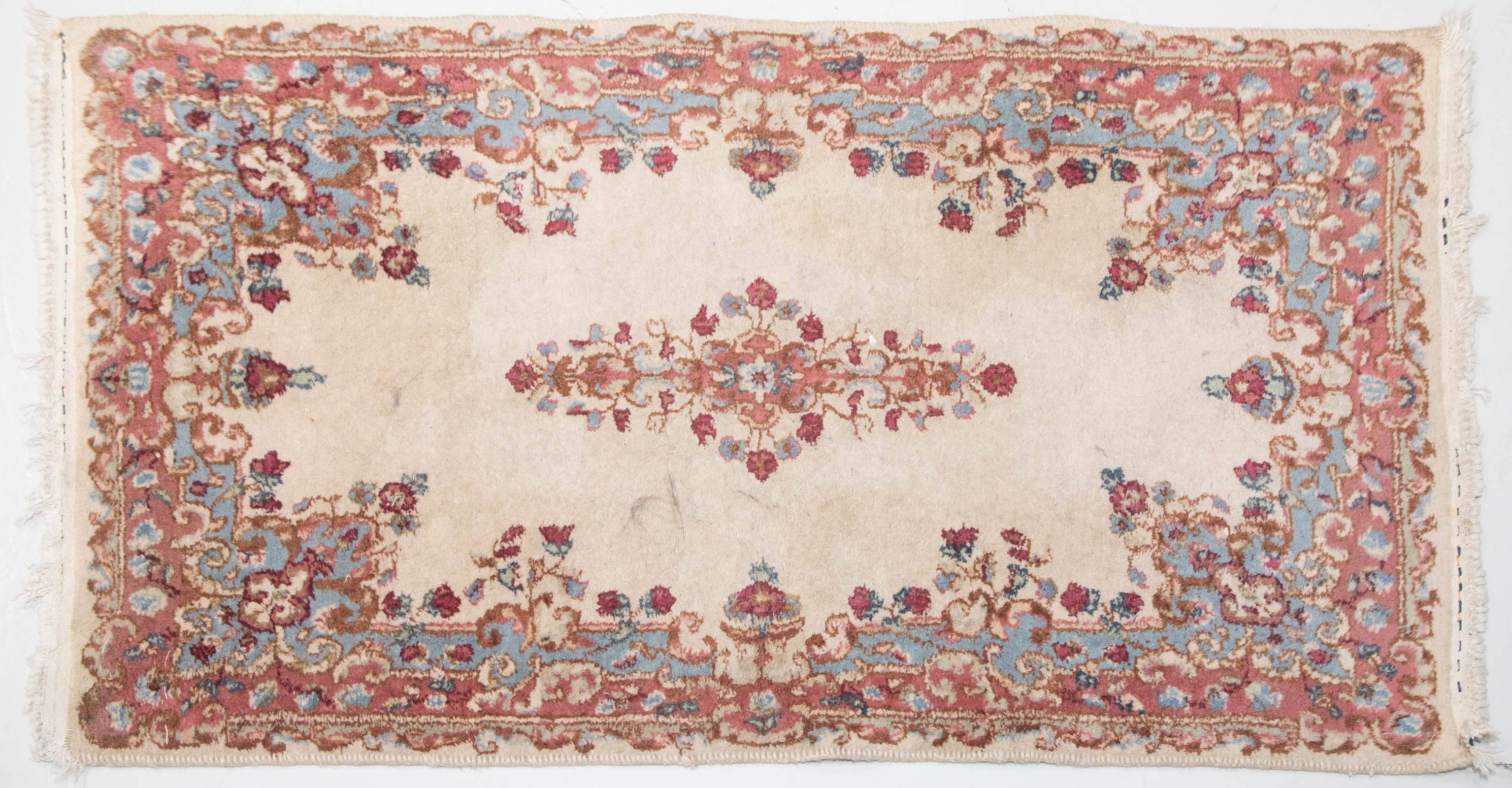 KERMAN MEDALLION RUG, PERSIA,
