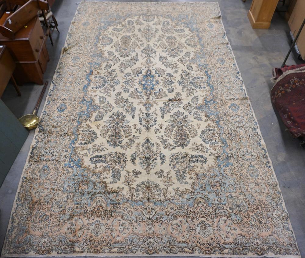 KERMAN RUG, 18 FT 1 IN X 10
