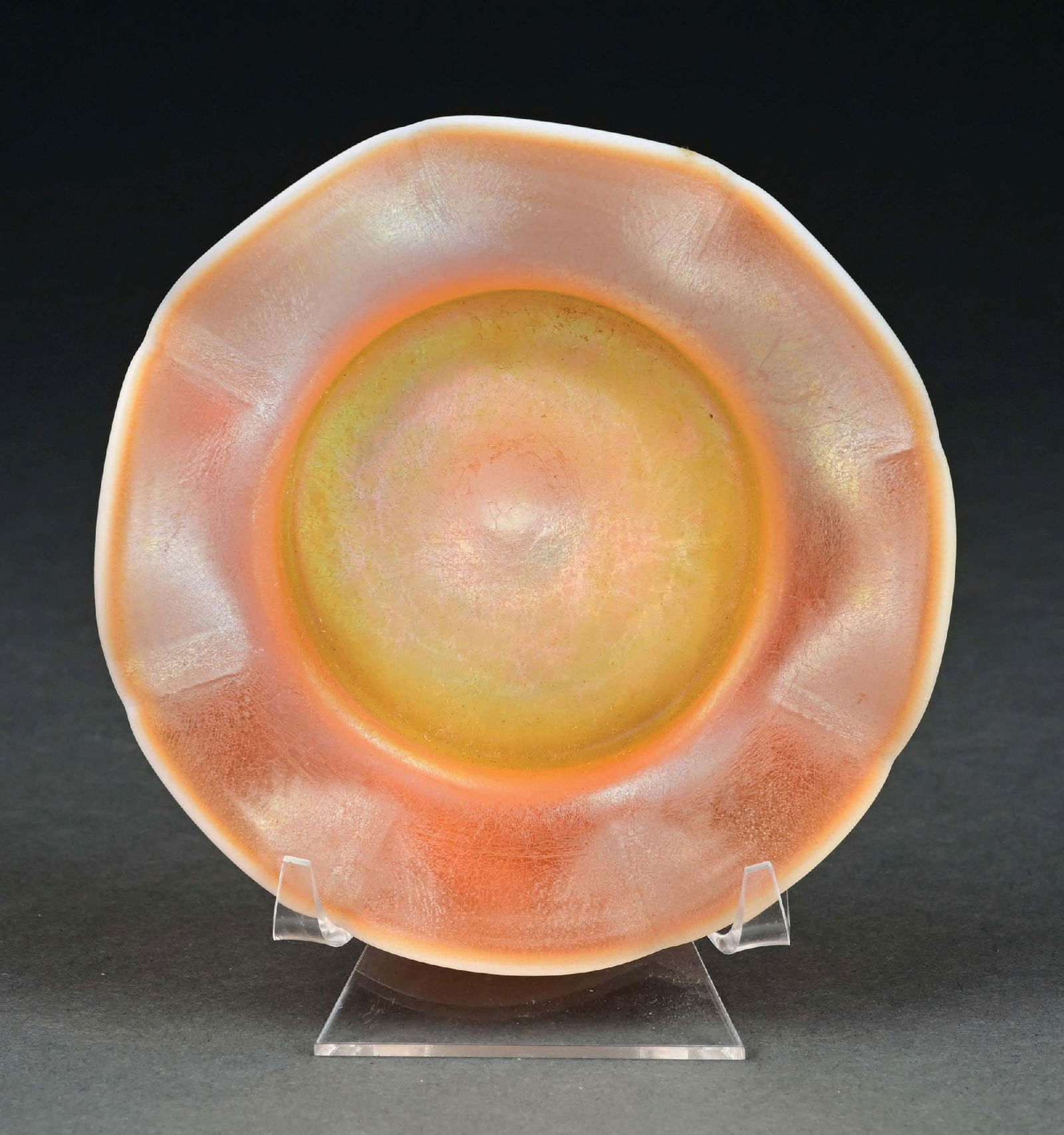 KEW BLAS GOLD ART GLASS NUT DISHA