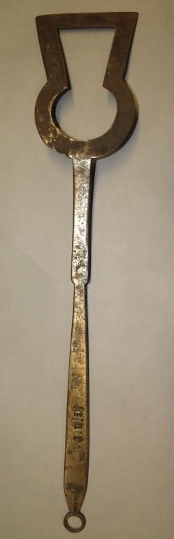 KEYHOLE PIE SHOVEL INITIALED