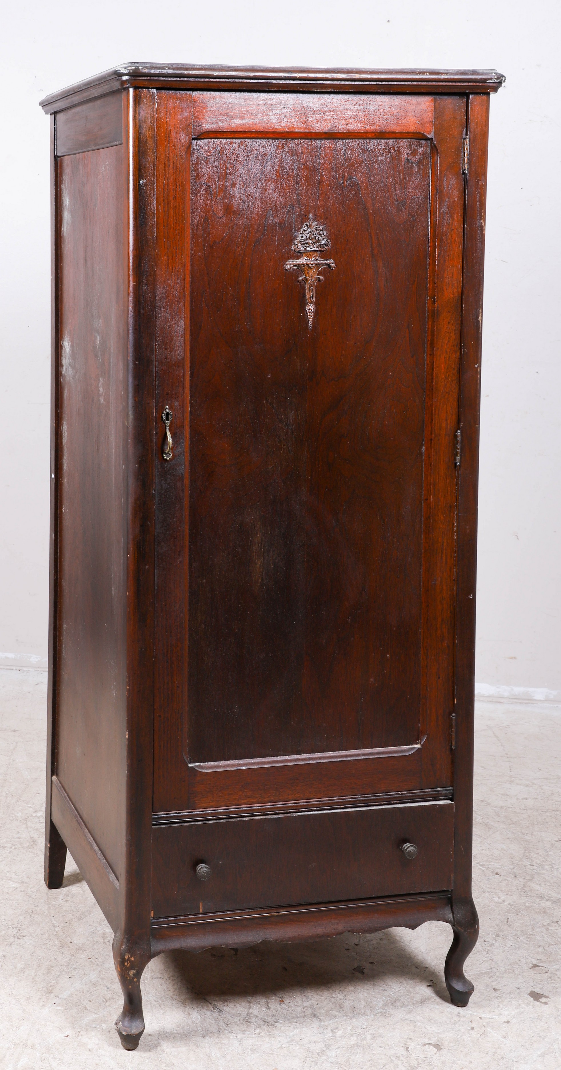 Keystone Furniture Co Queen Anne