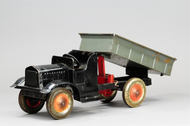 KIDDIES ''OH BOY'' DUMP TRUCK c.