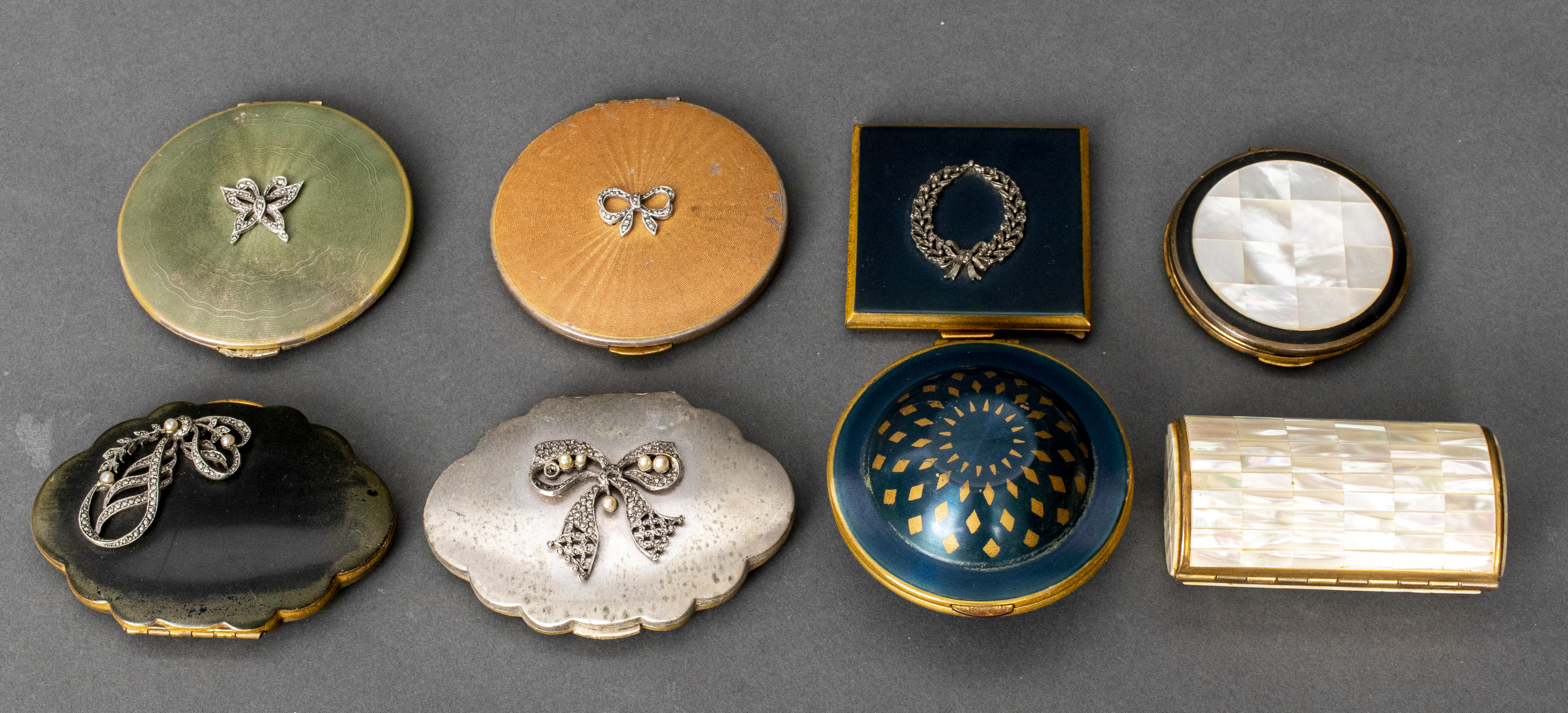 KIGU VINTAGE POWDER COMPACTS, 8