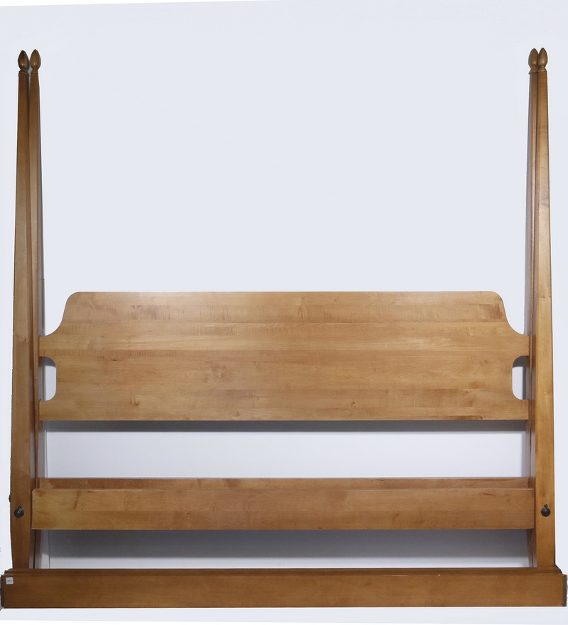 KING-SIZE MAPLE TAPERED POST BED