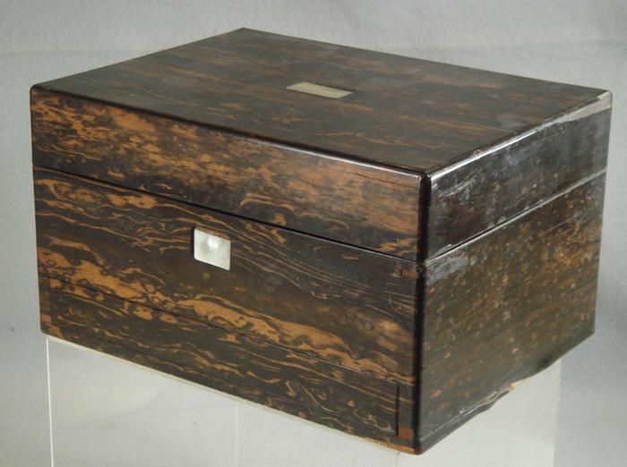 Kingwood fitted traveling vanity