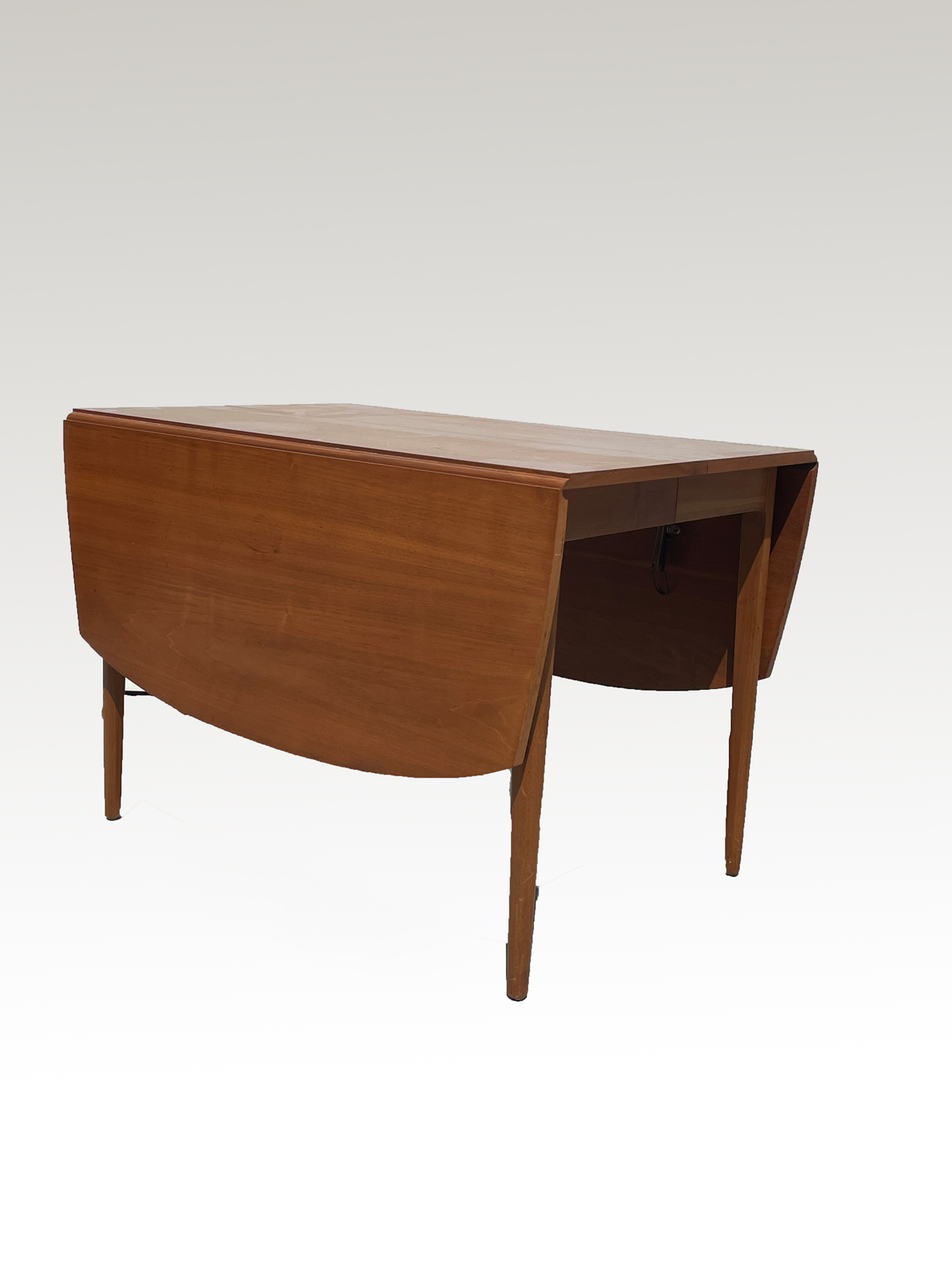 KIPP STEWART DINING TABLE: Kipp