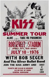 KISS 1976 AUTOGRAPHED SUMMER T