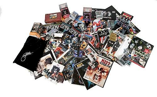 KISS FAN TRUNK. LARGE GROUP OF