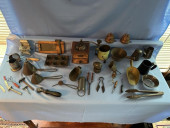 KITCHEN & MINIATURE ITEMS, LAR