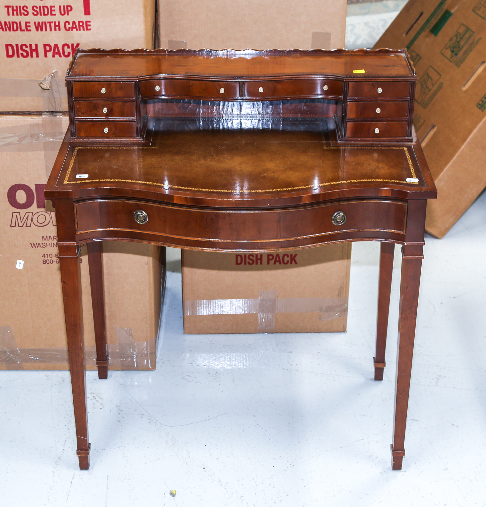 KITTINGER LADY'S WRITING DESK Or