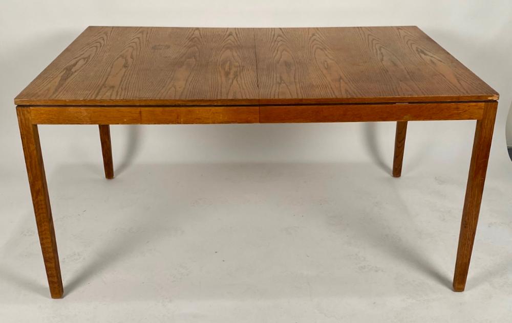 KNOLL INTERNATIONAL DINING TABLE