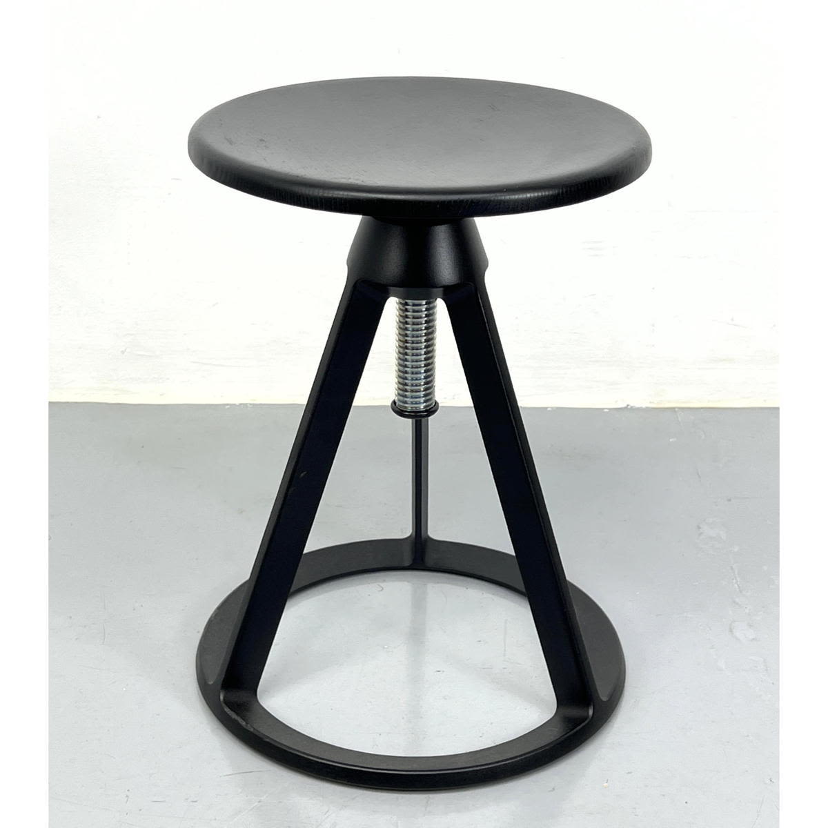 KNOLL Stoll by JAY OSGERBY,