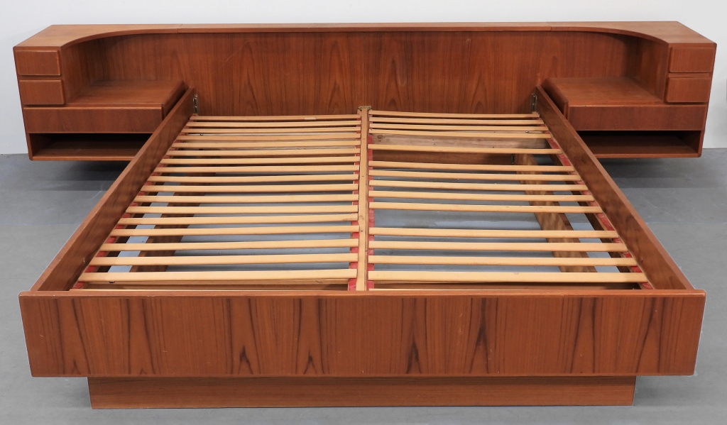 KOMFORT DANISH MCM BEDROOM SET