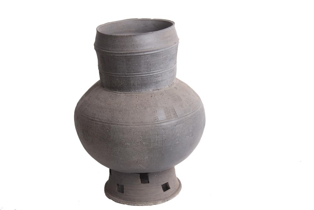 KOREAN ARCHAIN STYLE CERAMIC