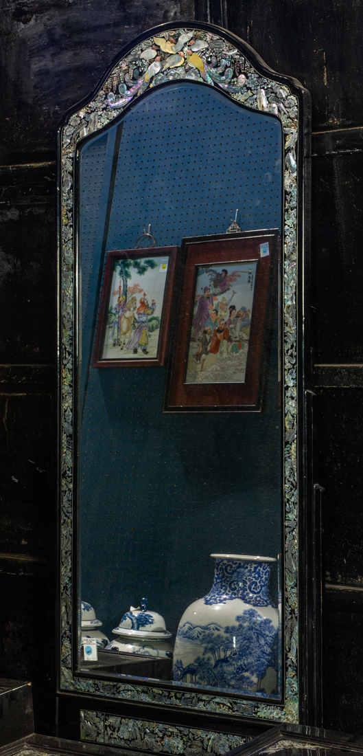 KOREAN BLACK LACQUERED AND