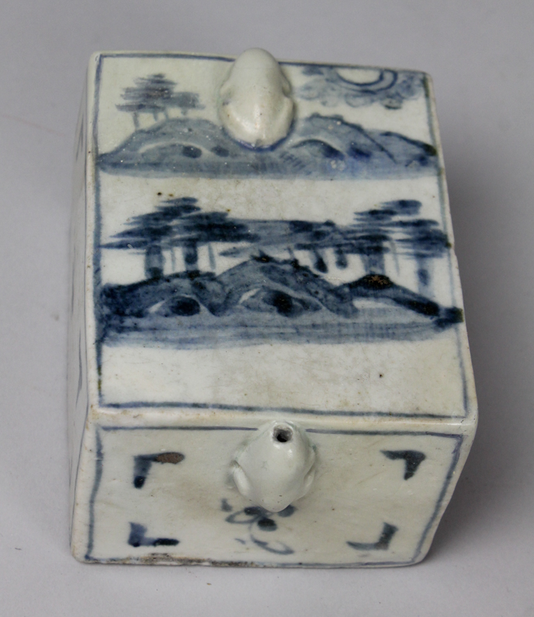 KOREAN BLUE AND WHITE WATER DROPPER