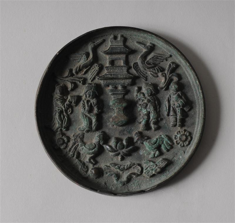 KOREAN BRONZE MIRROR The circular
