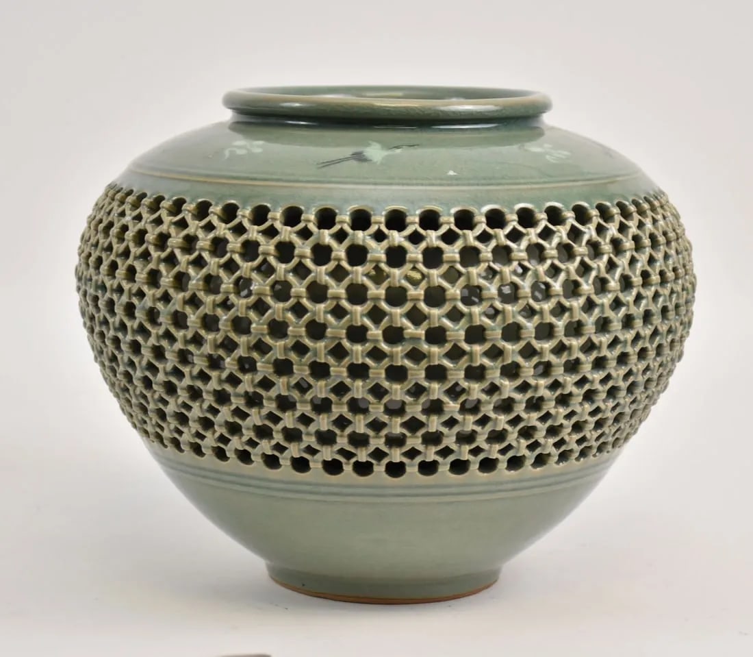 KOREAN CELADON GLAZED RETICULATED