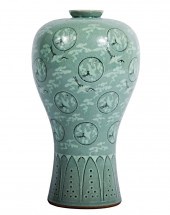 KOREAN CELADON MEIPING PORCELA