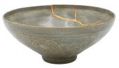KOREAN CELADON PASTE INLAY BOW
