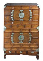 KOREAN CHEST-ON-CHEST THREE-PI