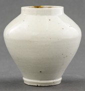 KOREAN JOSEON DYNASTY WHITE PO