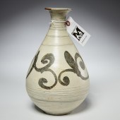 KOREAN JOSEON PEAR-SHAPED VASE