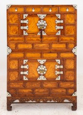 KOREAN LOCKING CHEST ON CHEST,