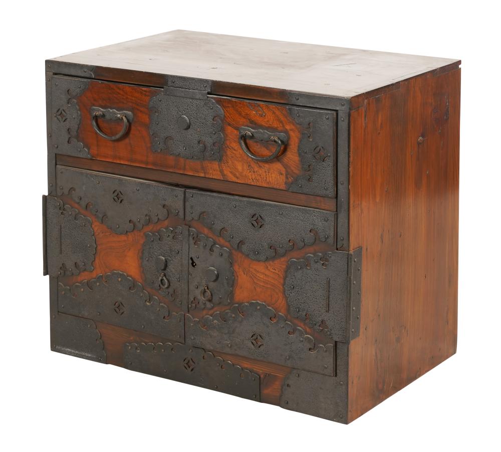 KOREAN METAL-MOUNTED TANSU