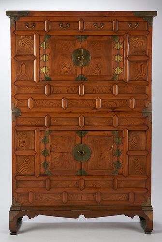 KOREAN ROSEWOOD CHEST ON