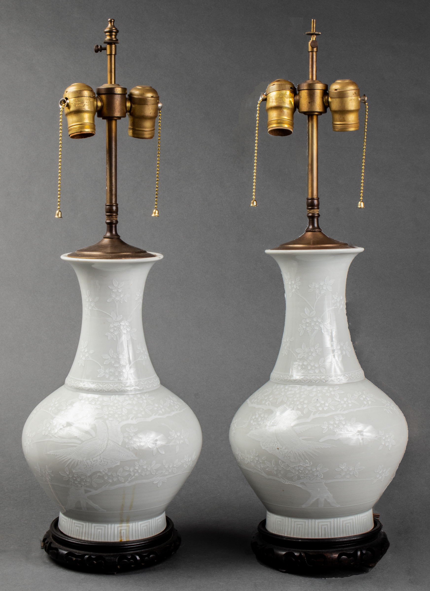 KOREAN WHITE-GLAZE PORCELAIN