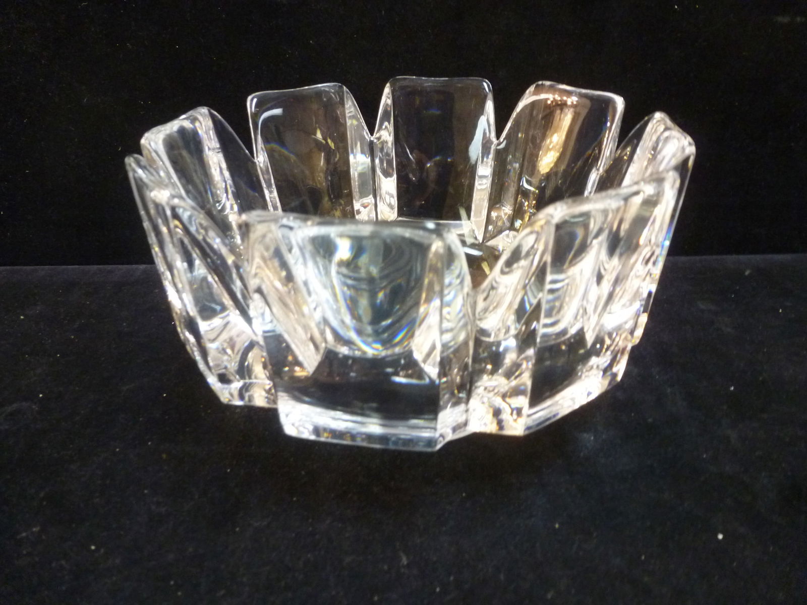 KOSTA BODA HEAVY SWEDISH CRYSTAL