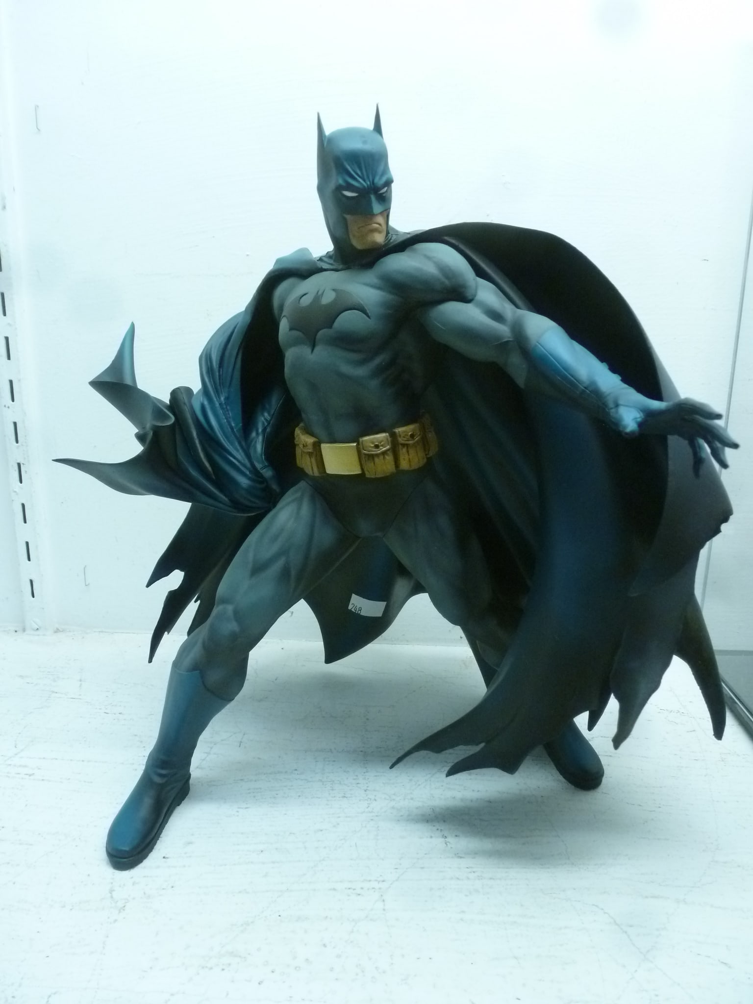 KOTOBUKIYA 1/6 BATMAN PRE-PAINTED