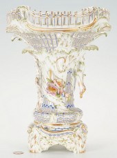 KPM BERLIN PORCELAIN CENTERPIE