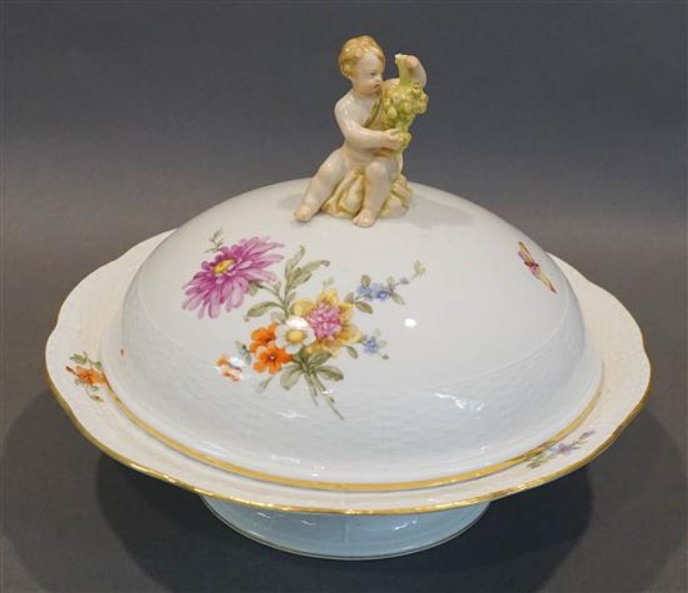 KPM FLORAL AND PUTTI DECORATED