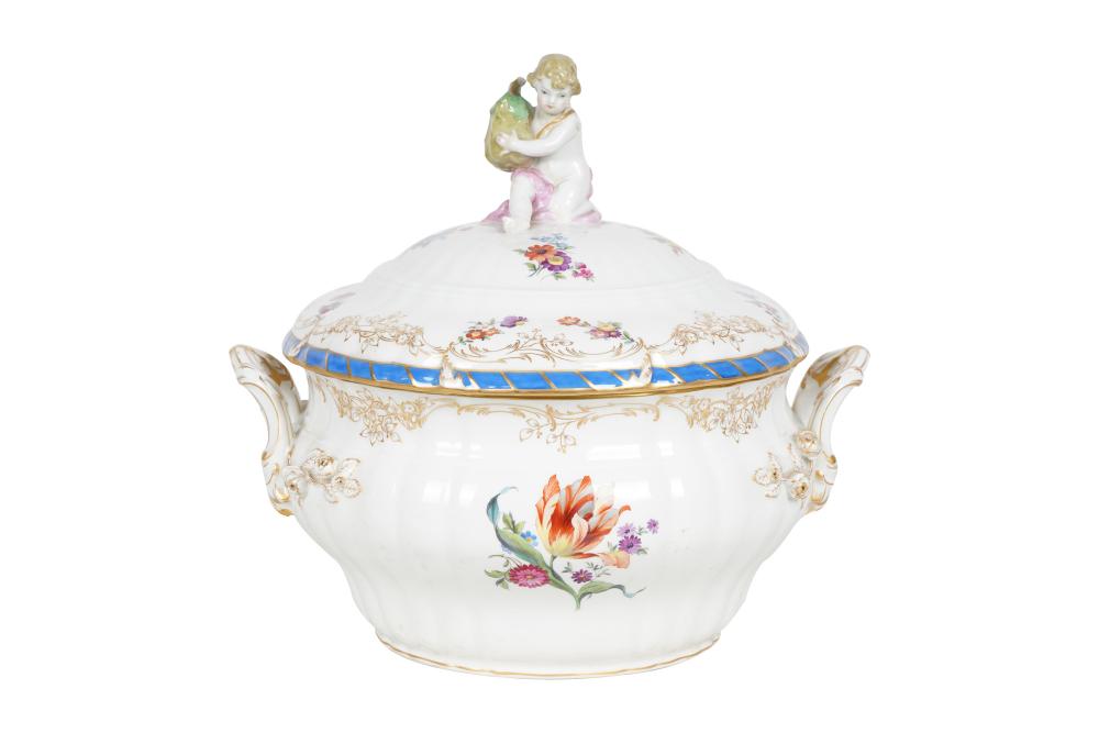 KPM PORCELAIN COVERED TUREENwith