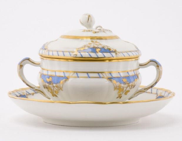 KPM PORCELAIN ÉCUELLE & SAUCERA