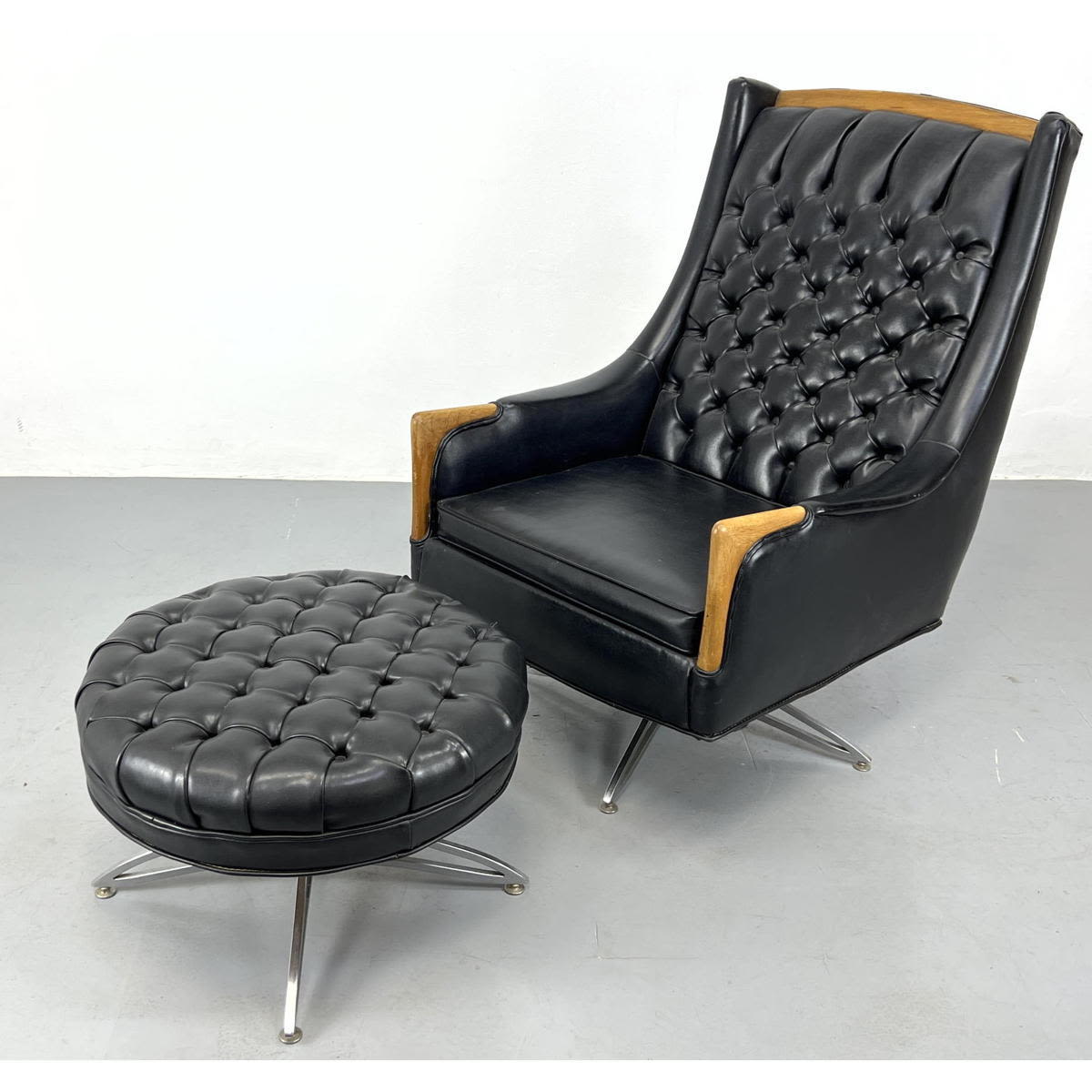 KROEHLER Lounge Chair and