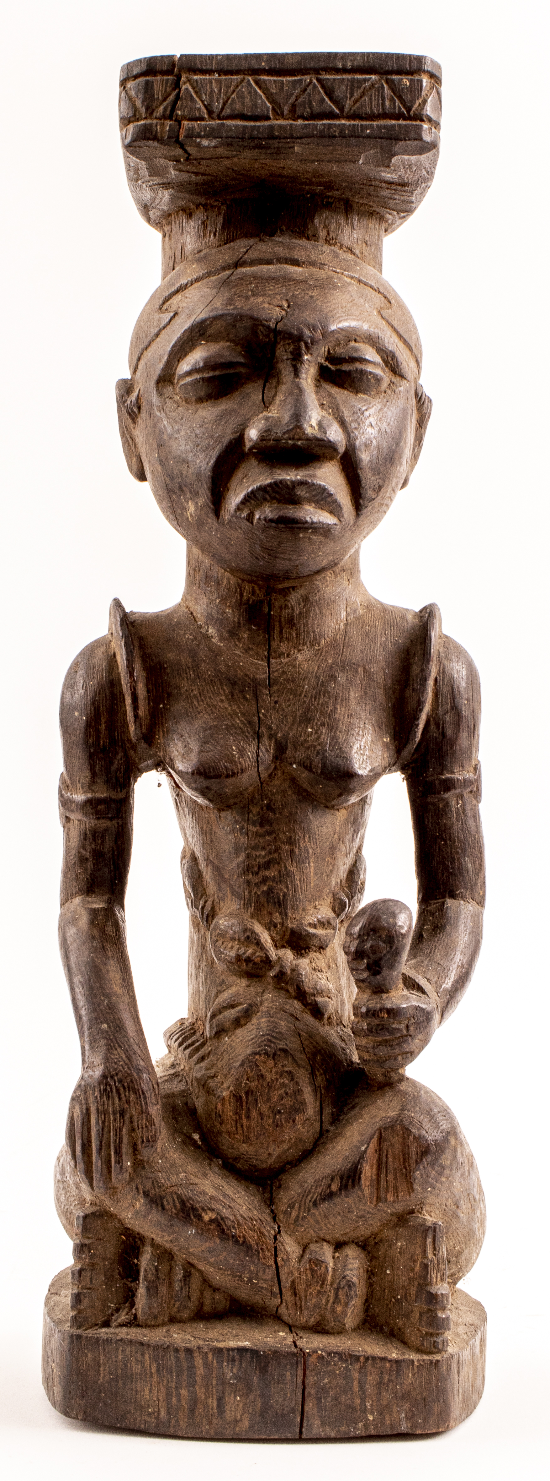 KUBA WOODEN SEATED ROYAL FIGURE
