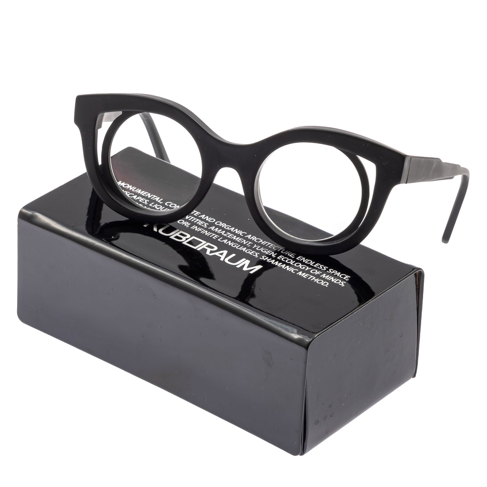 KUBORAUM EYEWAREKuboraum