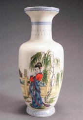 KUTANI TYPE PORCELAIN BALUSTER