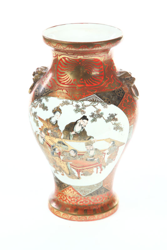 KUTANI VASE.  Japan  late