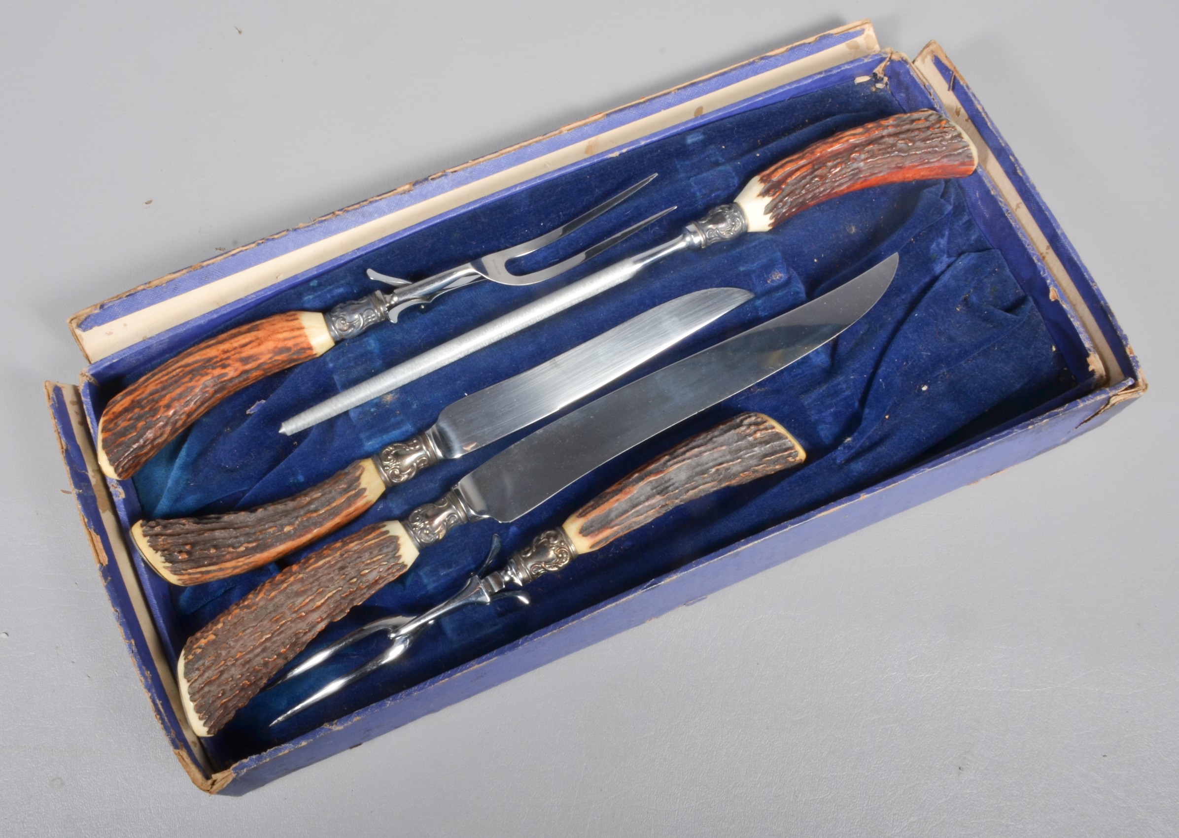 L Herder & Son antler carving