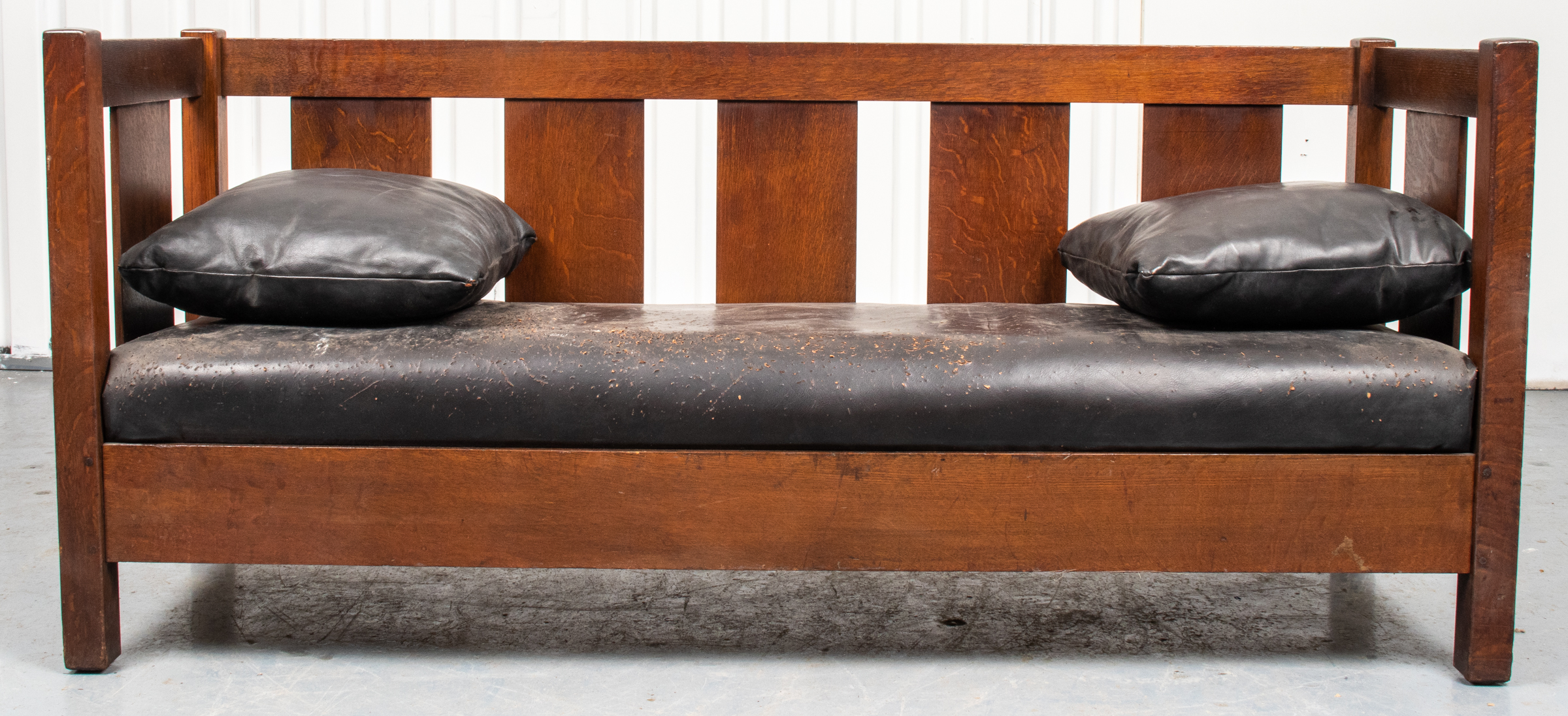 L & JG STICKLEY MISSION OAK & BLACK