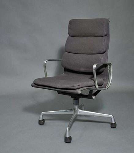 LABELED HERMAN MILLER SWIVELING