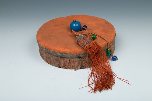 LACQUERED BOX AND PEIKIN GLASS