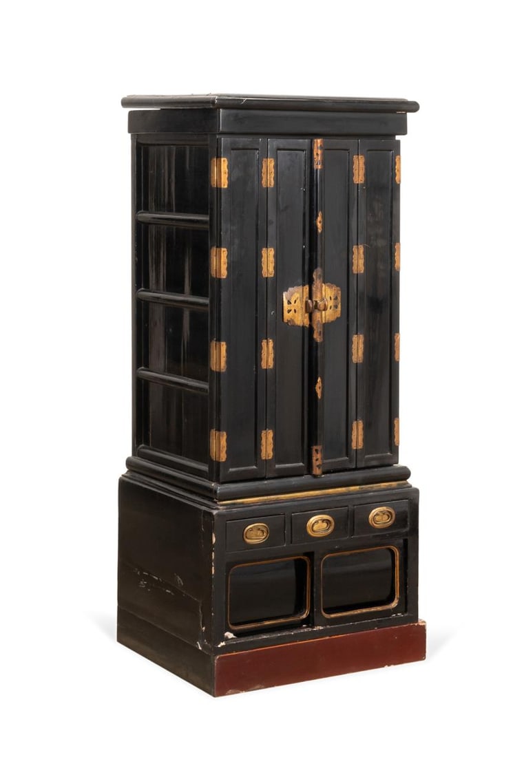 LACQUERED JAPANESE SHRINE