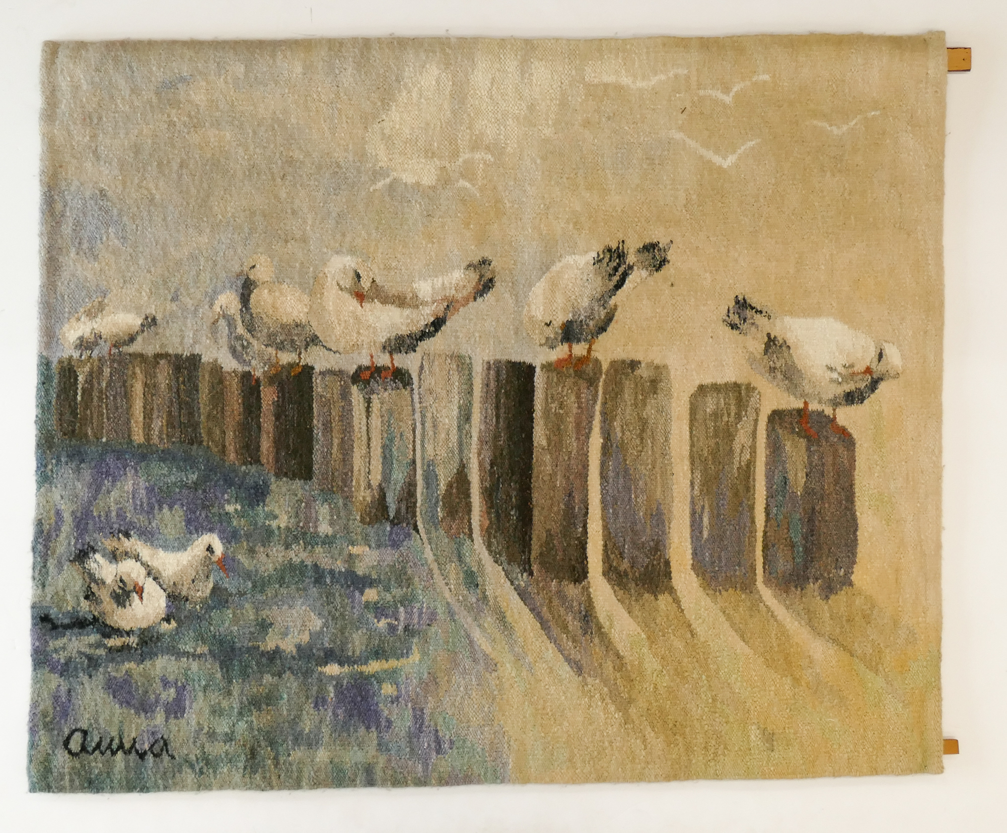 Lad Midcentury Seagulls Hanging