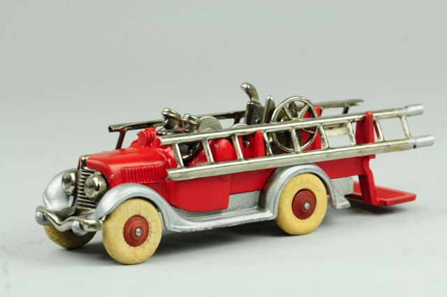 LADDER TRUCK Hubley cast iron